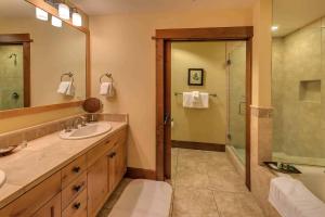 Iron Horse Lodge South 406 by East West Hospitality