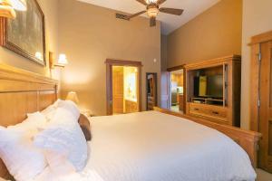 Iron Horse Lodge North 310 by East West Hospitality