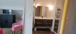 B&B / Chambres d'hotes SALAMANDRE : Chambre Double avec Salle de Bains Privative