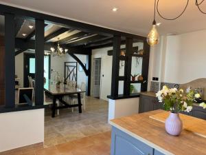 Villas Enorme Domaine avec Piscine, Salle de fete, Boulodrome, Cinema et plus : photos des chambres