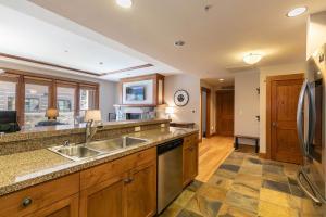 Iron Horse Lodge North 206 by East West Hospitality