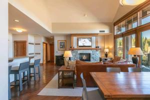 Iron Horse Lodge North 305 by East West Hospitality