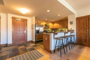 Iron Horse Lodge North 207 by East West Hospitality