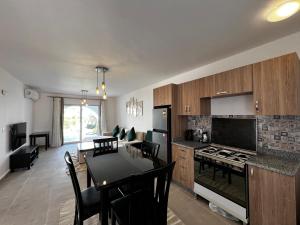 Amazing Chalet Mountain View Ras Elhekma