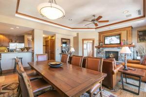 Iron Horse Lodge South 401 by East West Hospitality