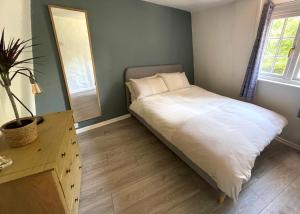 The Holts - Charming 2 Bed Cottage