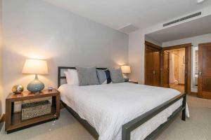 Iron Horse Lodge South 308 by East West Hospitality