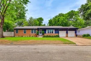 9 Mi to Dtwn Fort Worth Home with Patio and Yard - Richland Hills