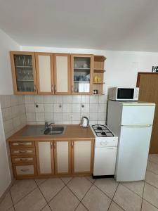 Apartmani Ljubica, Murter