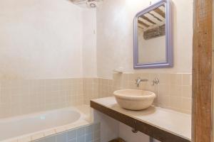 Villas Mas Ancien Dans Les Vignes : photos des chambres