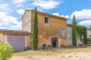 Villas Mas Ancien Dans Les Vignes : Villa - Vue sur Jardin