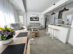 new & luxurious beach apartment