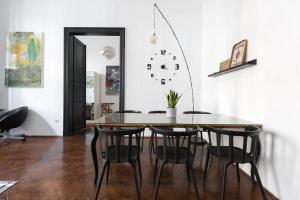 Kertesz 22 - 3 Bedrooms and Living with 2 Baths