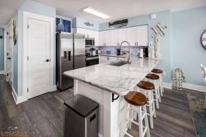 IP510-Beautifully 3BD Beachfront-Beach Service