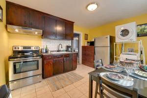 Renovated Charlotte Bungalow - 3 Mi to Downtown!