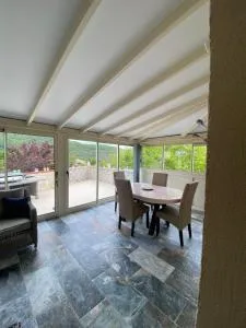 Maison spacieuse pour 6 à 8 personnes - Meyrannes