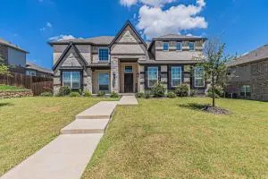 Luxury Home, Big Backyard, Family & Friends - Garland