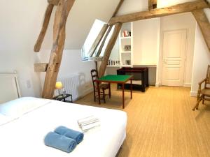Maisons de vacances Le Pressoir du Chateau de Neuville, Piscine & jeux - Famille & Amis : photos des chambres