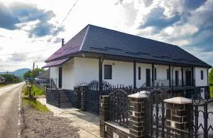 Ami's Home - Bedevlya