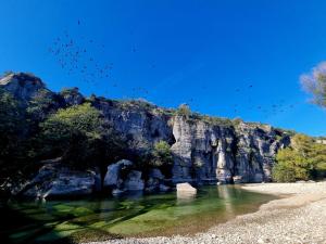 Mobil Home arboré proche rivière