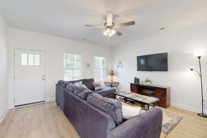 Private Dock! Lakefront Family Escape in Salisbury