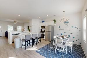 Private Dock! Lakefront Family Escape in Salisbury