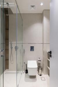 Cozy Studio in Westwood By IMTIAZ