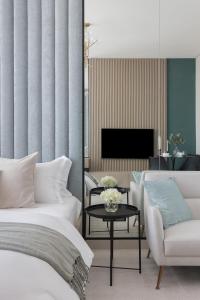 Cozy Studio in Westwood By IMTIAZ