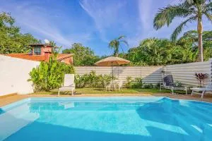 Piscina e 3 dorm a 150 m de Camburizinho - Camburi