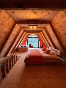 Ena Bungalows - Tobira