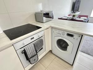 Horizon House, Modern 1-Bedroom, Netflix, WiFi, Free Parking, Oxford