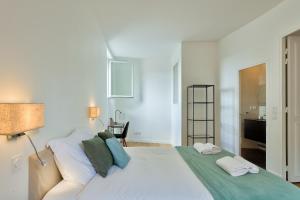 Splendid Apartment in the Heart of the Chic 16th