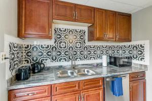 11 Mi to Niagara Falls: North Tonawanda Apartment