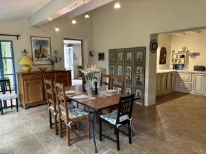 Villas The Olive Garden - Charming Villa for 10 with pool and fast Wifi : photos des chambres
