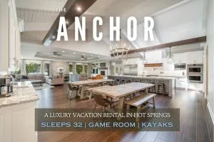 Stunning Luxury Lakefront Lodge! 8 BRs! Sleeps 32! - Pearcy