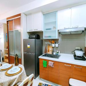 CAMP CJ Staycation A Cozy, Modern Studio near BGC & MRT Boni, Perfect for Relaxing City Getaways