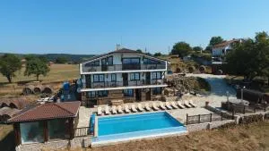 Chateau Erkech - Debelets