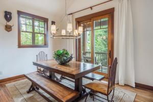 Central Location w Suncadia Pool Access