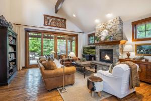 Central Location w Suncadia Pool Access