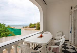 Seaside apartment ,Garden Level with Stunning Ocean View