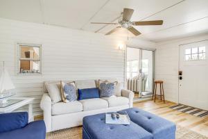 Breezy Ocean Pines Cottage with Patio and Pool Access!