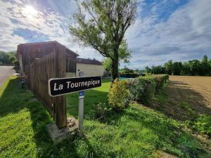Maisonnette dans village médiéval - 2 pers - piscine privée & jardin