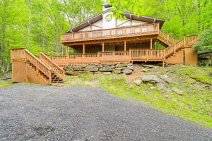 Family Home about 2 Mi to Beech Mountain Ski Resort!