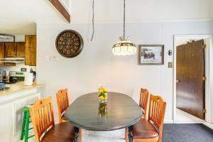 Family Home about 2 Mi to Beech Mountain Ski Resort!