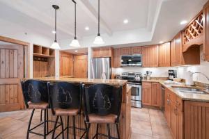 Lodge at Lionshead 150B