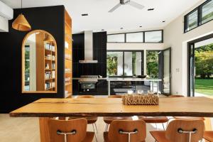 Pine Mountain - luxury rural estate with pool