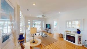 Lakeview Villa Oasis Spacious 3BR 3BA Retreat