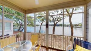 Lakeview Villa Oasis Spacious 3BR 3BA Retreat