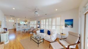 Lakeview Villa Oasis Spacious 3BR 3BA Retreat