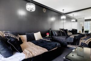 Designer Suites - Versace On View